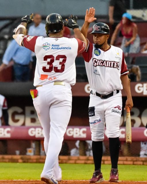 Deyvison de los Santos y Leury García deciden blanqueada