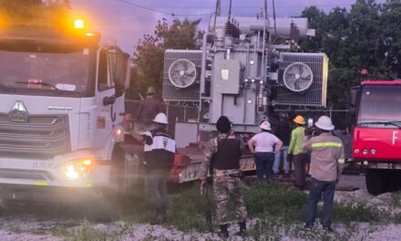 Edeeste traspasa transformador de potencia a Miches en medio de tensiones en Nisibón