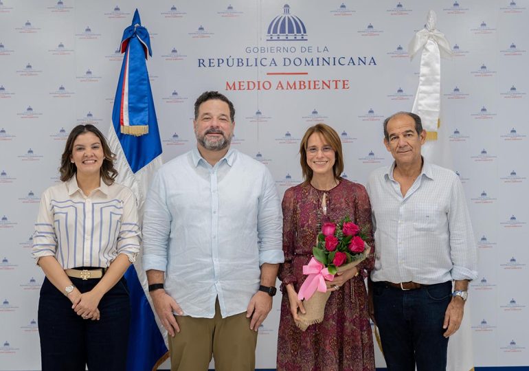 El Ministerio de Medio Ambiente firma un memorando de entendimiento de 300 millones de dólares para la restauración ecológica