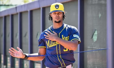 Los Diamondbacks rechazan quedarse con el dominicano Elvin Rodríguez