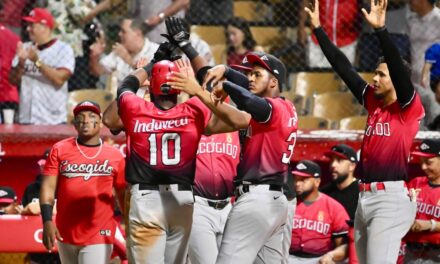 Yamaico Navarro lidera ataque de Escogido en presencia de Licey