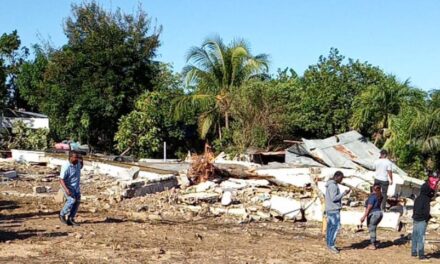 Explosión de tanque de agua del INAPA destruye viviendas y deja tres heridos en San Pedro de Macorís