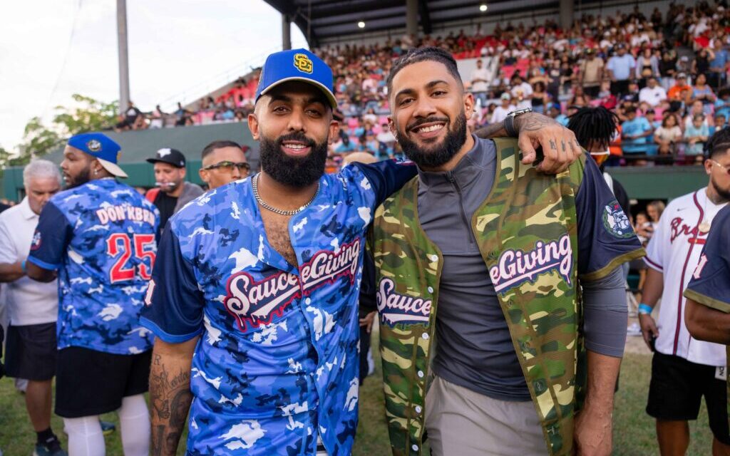 Eladio Carrión celebra la V estampado de SAUCEGIVING