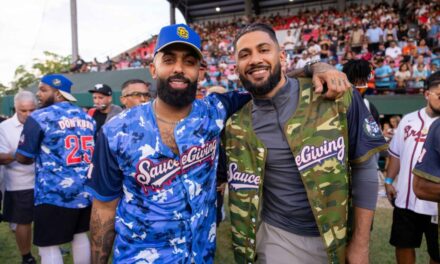 Eladio Carrión celebra la V estampado de SAUCEGIVING