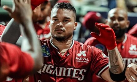 Gigantes aplastan 10-2 a los Leones