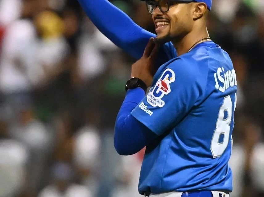 Los Mets ascienden a Gilbert Gómez desde clase «A» a las Grandes Ligas como coach de primera pulvínulo y de jardineros