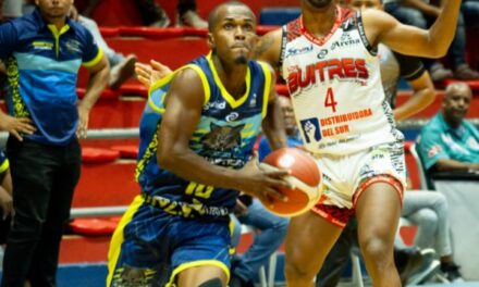 Laguneros y Lobos inician con victorias el Torneo de Baloncesto Superior de San Cristóbal 2025