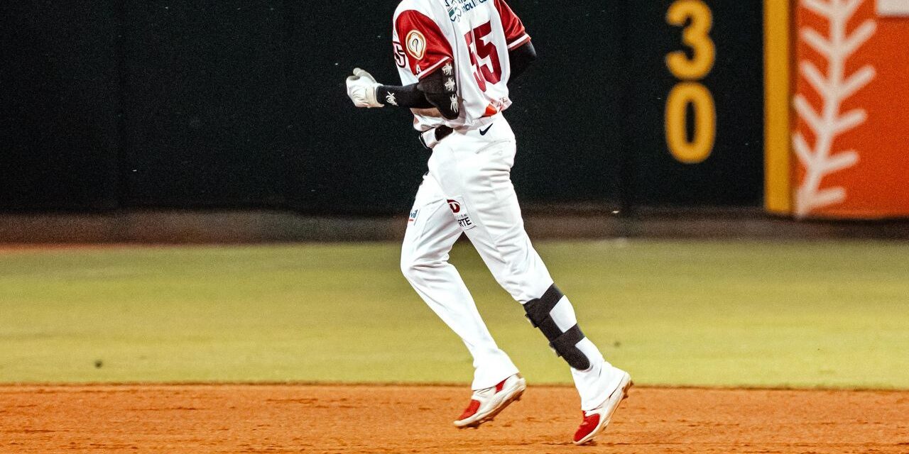 Gigantes desatan ataque imparable y apabullan 12-3 a los Toros