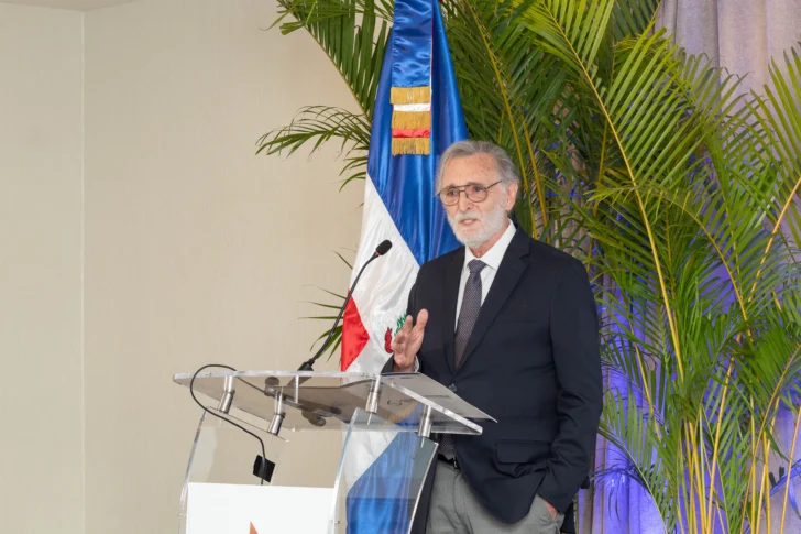 Investigación muestra que 56.5% de dominicanos en EE.UU. tienen posgrados