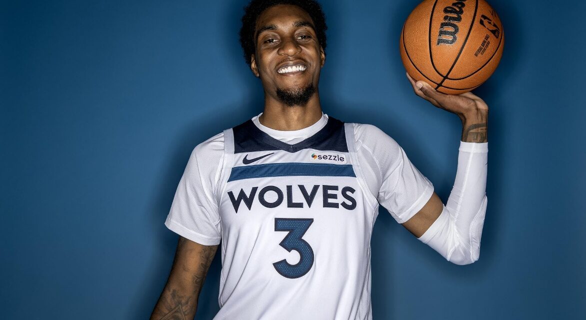 ¿Está ocurriendo el gran brinco de Jaden McDaniels?