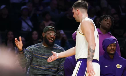 LeBron James entrenará con el equipo filial de la G League de los Lakers