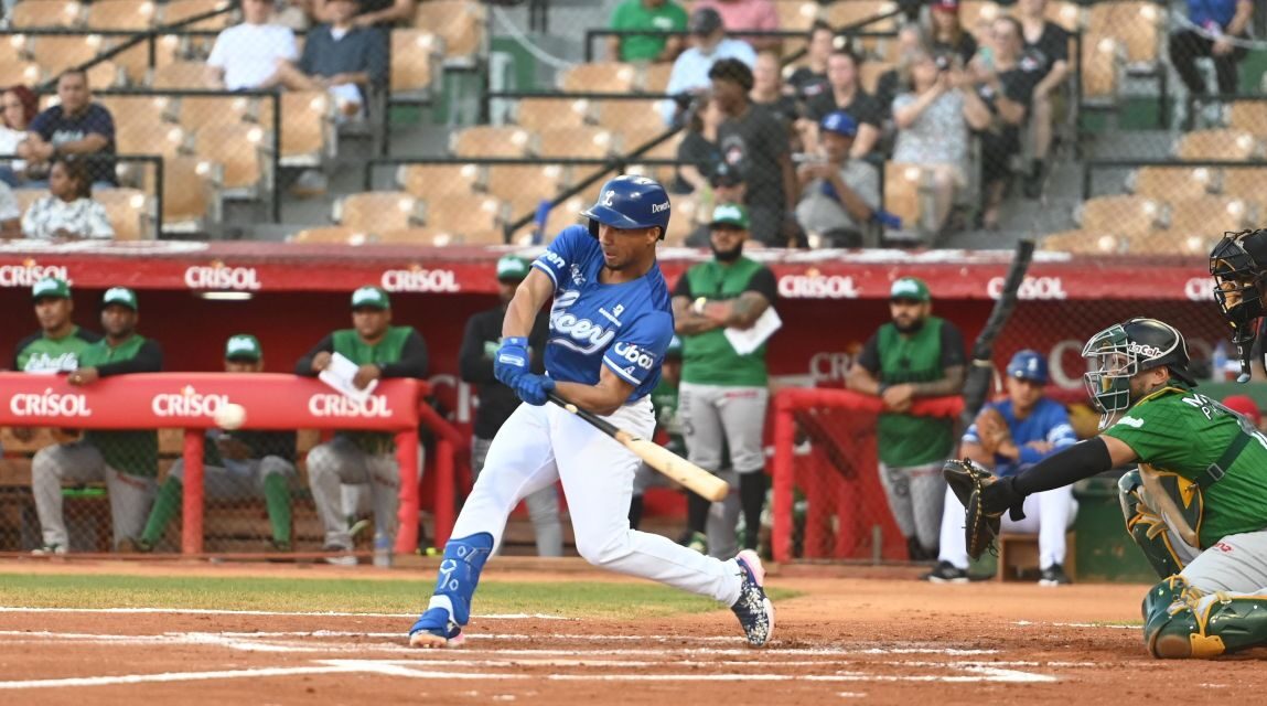 Licey derrota Estrellas 5-2 con sacramento explosivo de Mejía