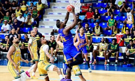 Mauricio Báez apetencia el segundo al hilo y toma delantera 2-1 en la serie final