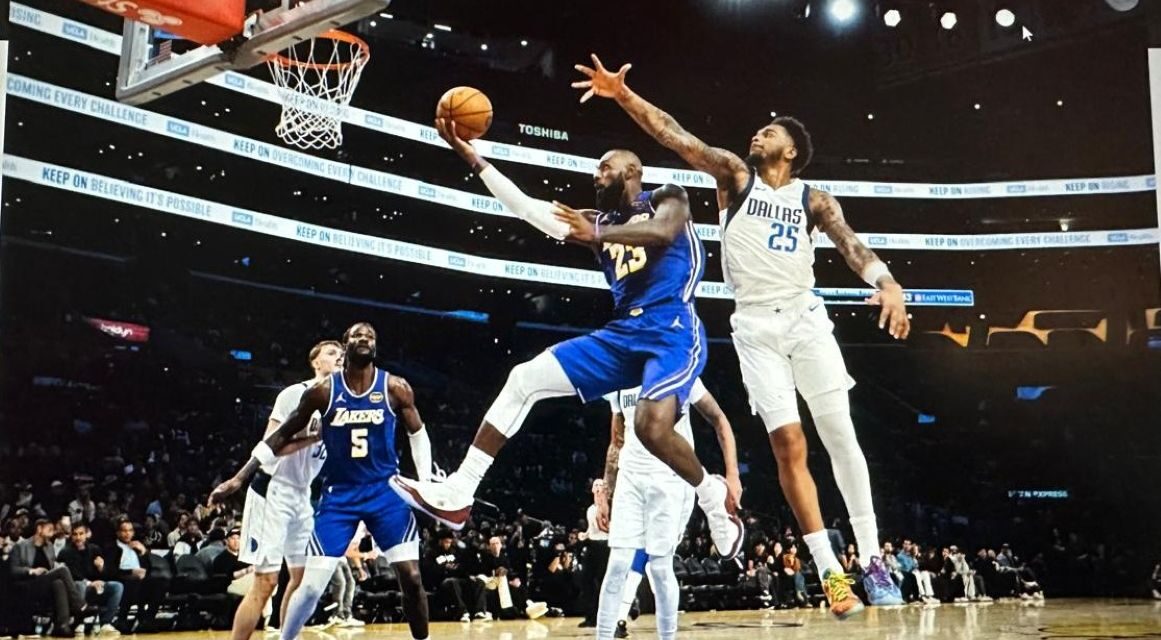Reaves anota 38 puntos, Doncic suma 35 y Lakers vence Mavs