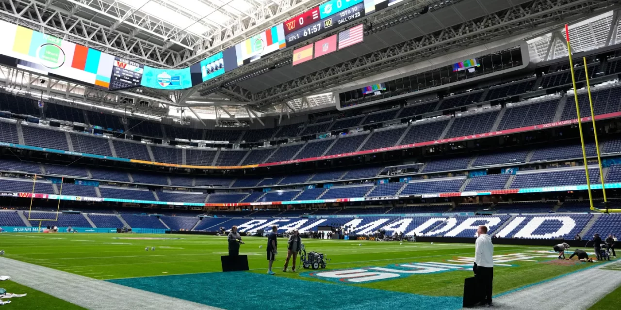 Santiago Bernabéu luce muy diferente ayer del primer partido de la NFL