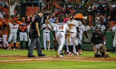 Toros del Este desatan furioso ataque para derrotar Leones