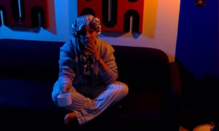 La Insuperable se desahoga en el confesionario