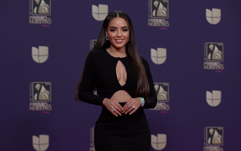 Nathaly Luna, enviada particular de Telemicro Latin Grammy