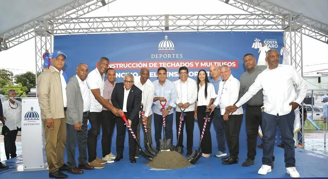 Deportes inicia trabajos de 11 techados multiusos en SDE