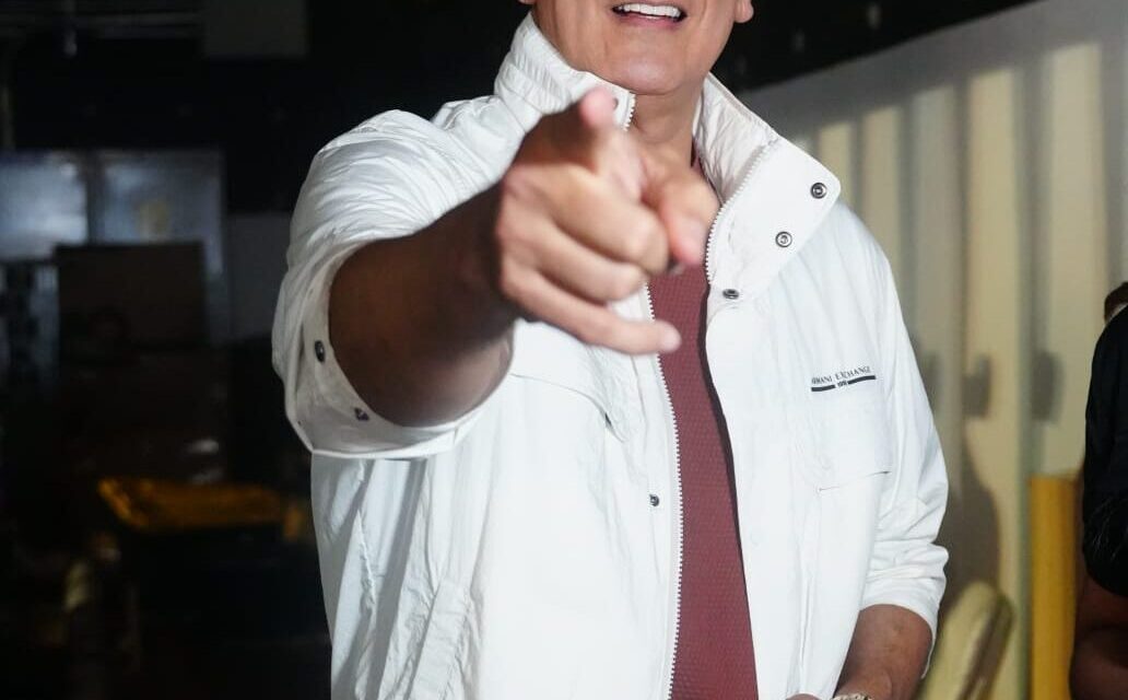 Eddy Herrera celebra su 2do Grammy en La Casa de Alofoke 2