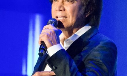 Puma denuncia trato “vejante” tras sacarlo de un avión