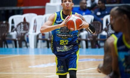 Buitres y Lobos ganan en resonante caminata del miércoles en el Torneo de Baloncesto Superior de San Cristóbal