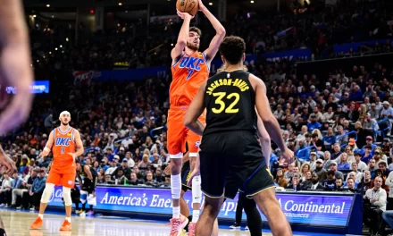 La incertidumbre perfecta de tiros de Holmgren ayuda a los Thunder a exceder a los Warriors
