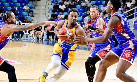 Mauricio Báez elimina a San Lázaro y enfrentará a San Carlos en la final del TBS Distrito 2025