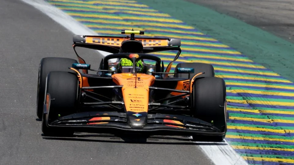 Lando Norris y Oscar Piastri dominan la única sesión de entrenamientos libres del Gran Premio de Brasil 2025