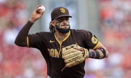 Padres confirman que Fernando Tatis Jr. no será cambiado en la temporada muerta