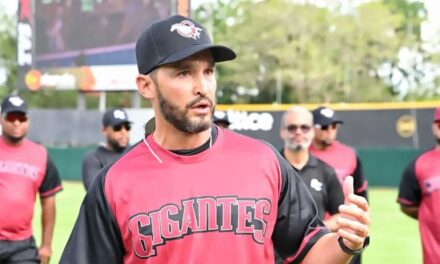 José Leger es renombrado coach de primera saco de los Medias Blancas de Chicago