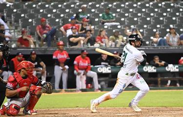 Tapia y Montes impulsan triunfo de las Estrellas sobre los Leones en San Pedro
