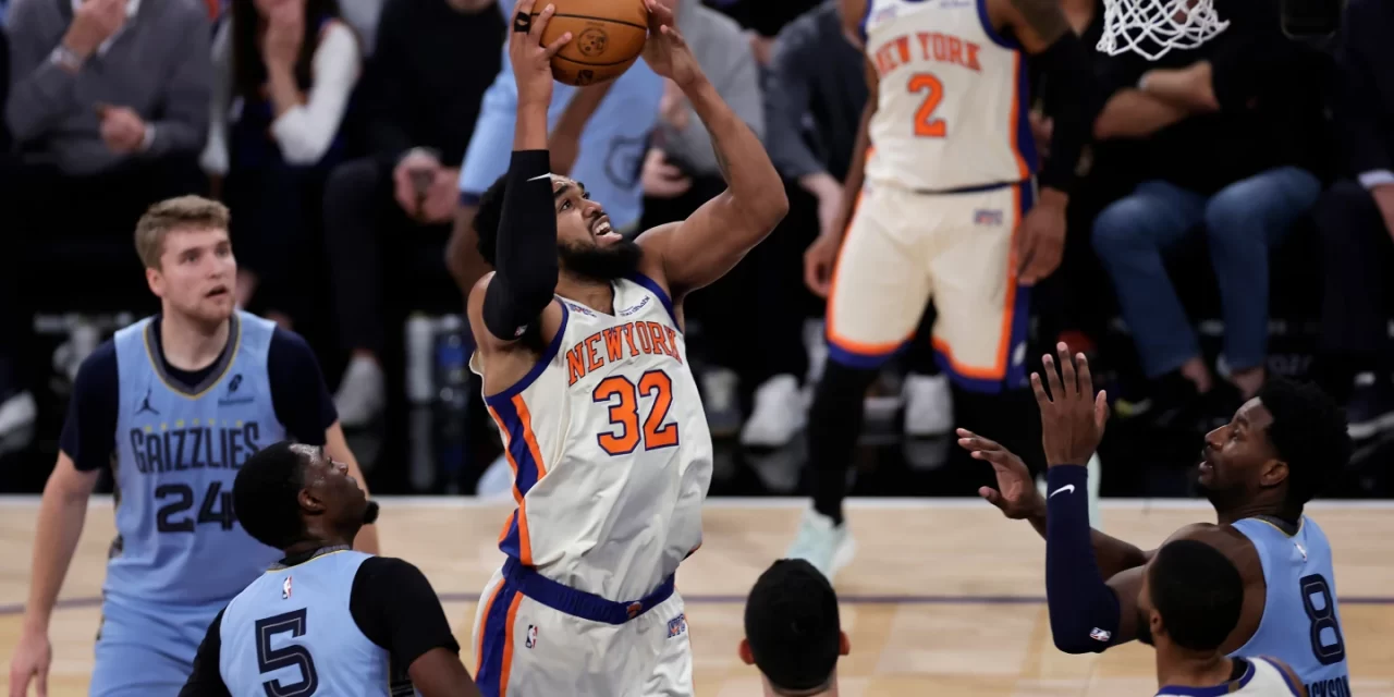 Towns encesta 21 y los Knicks vencen a los Grizzlies para mejorar a 7-0 en casa