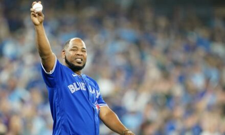Edwin Encarnación figura entre los debutantes en la papeleta del Salón de la Fama 2026
