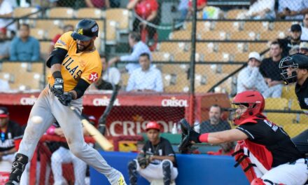 Las Águilas llegan a 30 triunfos al derrotar a los Leones 5-2 en el primer muestrario