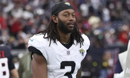 Jakobi Meyers extiende su convenio con Jaguars por tres primaveras y 60 millones de dólares