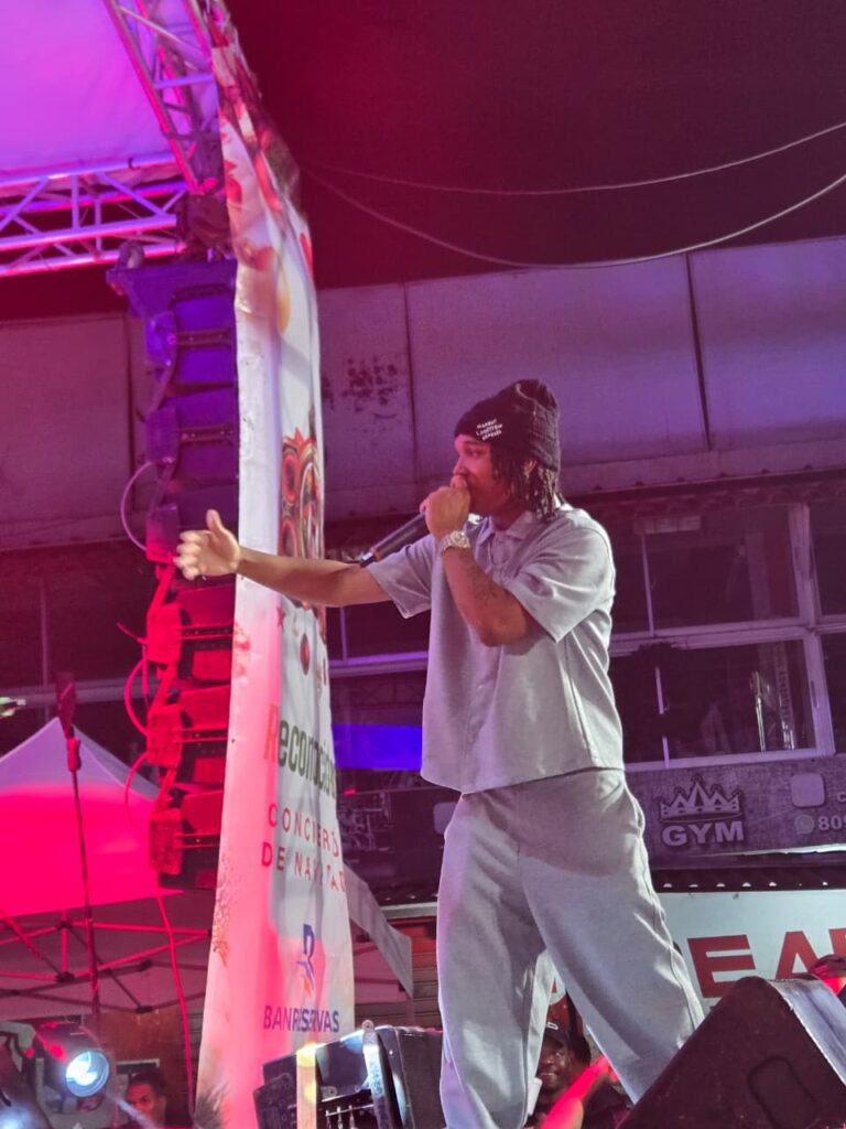 Lomiiel emociona a los suyos herrerianos durante el 4to Concierto de Navidad Reconocido - Noticias de hoy en República Dominicana | último minuto