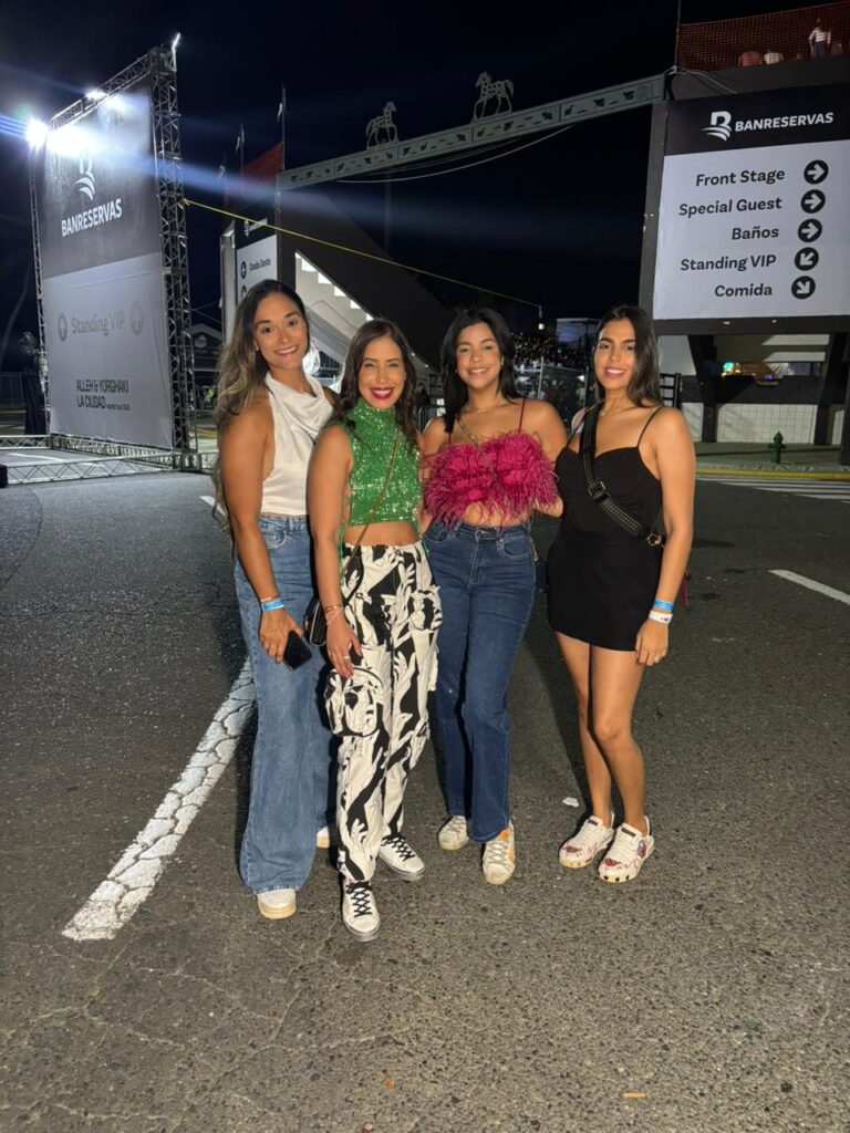 Fanáticos llegan al concierto de Alleh y Yorghaki con outfits inspirados en “una noche estrellada en la ciudad” - Noticias de hoy en República Dominicana | último minuto