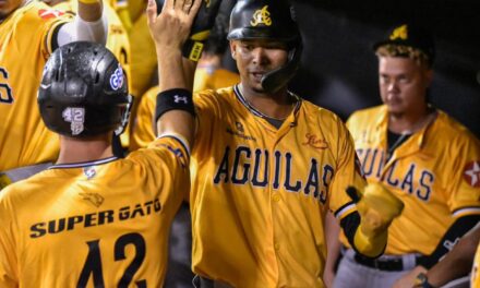 Águilas siguen volando detención y vencen Estrellas