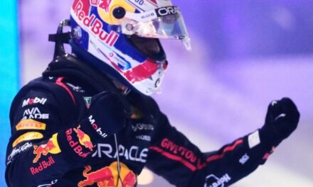 Fallida táctica ayuda a triunfo de Max Verstappen