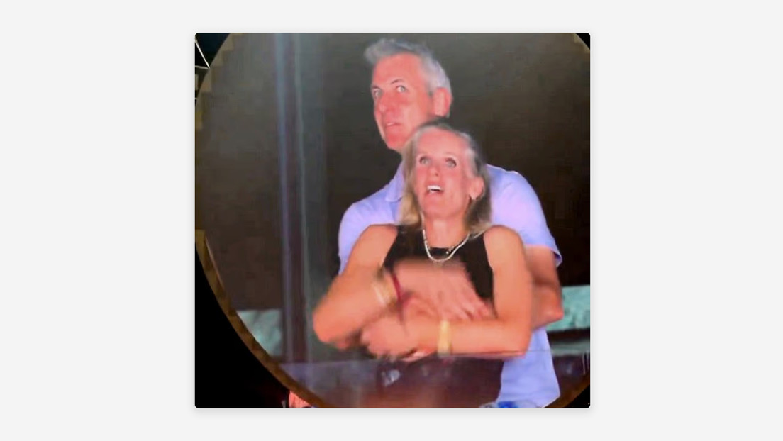 La mujer captada por la cámara de Coldplay con su jerarca