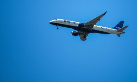 Cancelan planeo de JetBlue a Santo Domingo minutos antiguamente del despegue