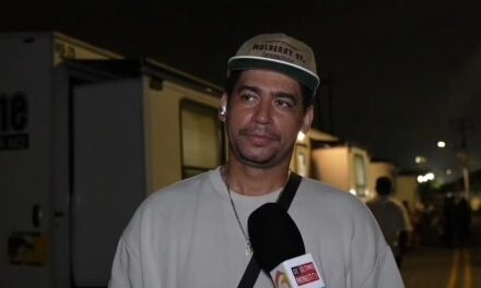 Poeta Callejero está presente en evento cristiano “Adorando juntos en Navidad” y afirma que “en 2026 se vienen cosas buenas”