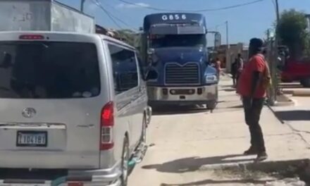 Comerciantes haitianos bloquean la frontera de Pedernales en protesta por nuevas medidas aduaneras