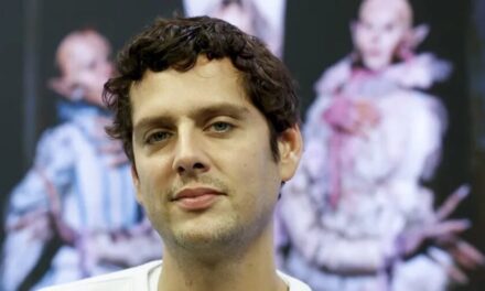 El actor castellano Eduardo Casanova anuncia que tiene VIH