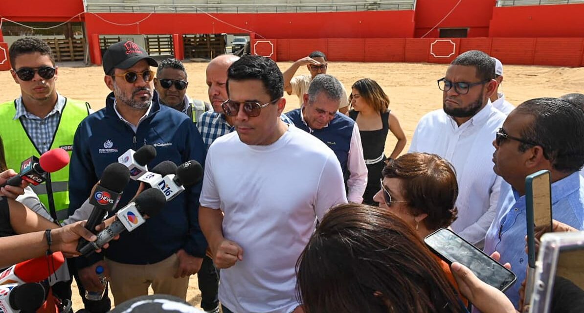 Ministro de Turismo Collado inspecciona Plaza Cultural Seibo y anuncia inauguración en diciembre