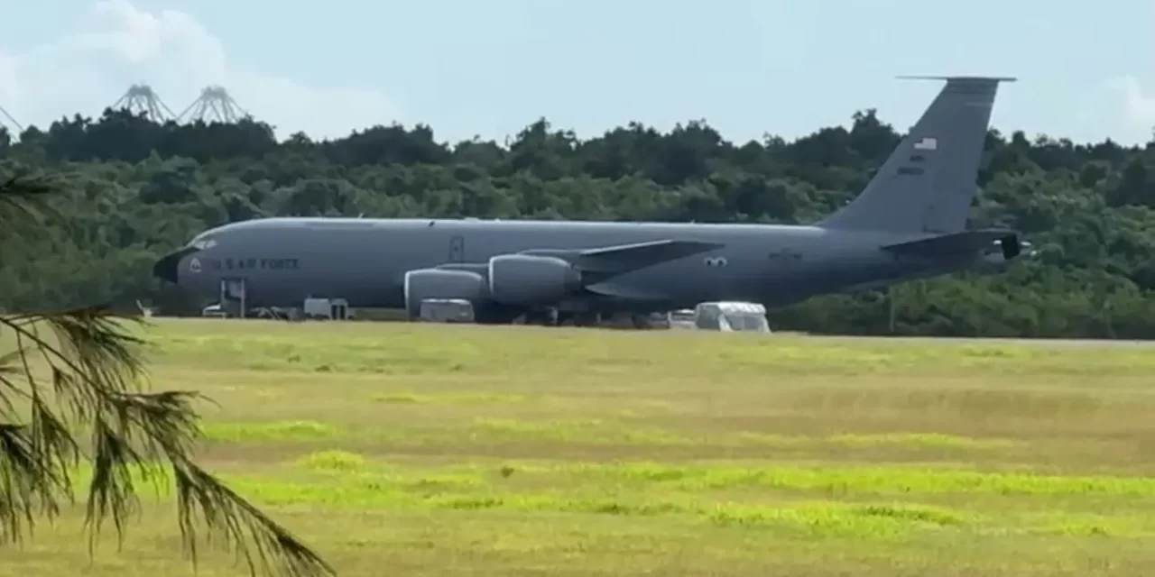 Diez aviones estadounidenses C-17 Globemaster operan desde el Aeropuerto Internacional de Las Américas