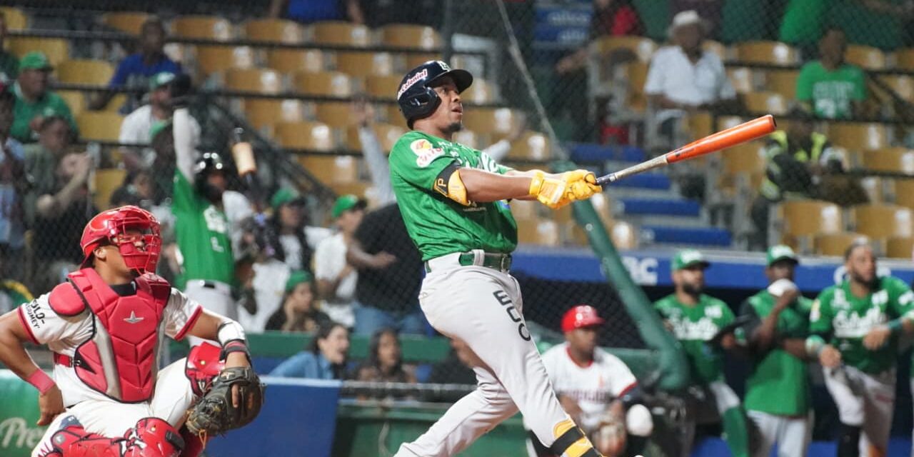 Enmanuel Valdez decide el triunfo de las Estrellas sobre el Escogido con un jonrón con bases llenas