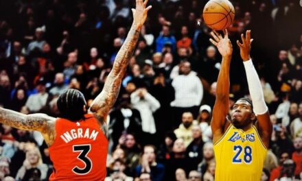 Hachimura aporta triple al final y Lakers superan a Raptors