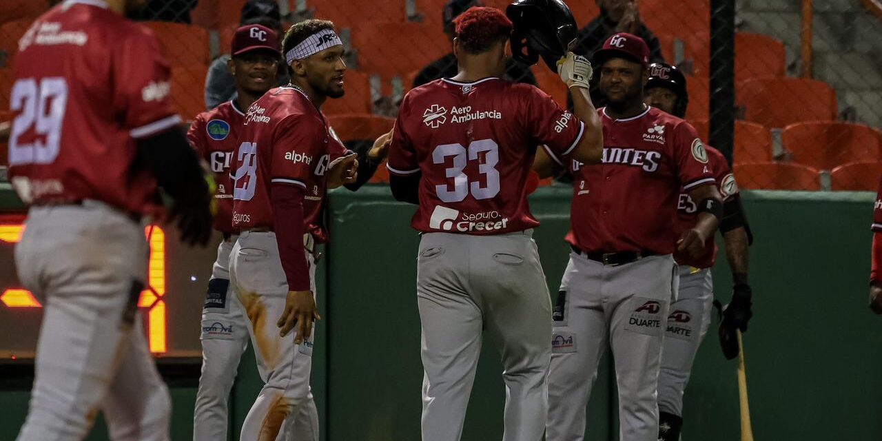 Gigantes silencian a los Toros con remontada en el noveno